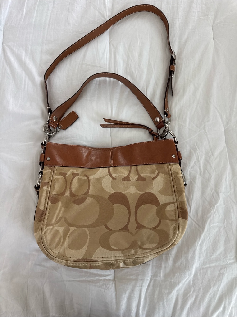 Coach Beige Tan Signature Canvas Shoulder Bag with Brown Leather Trim - Picture 2 of 7